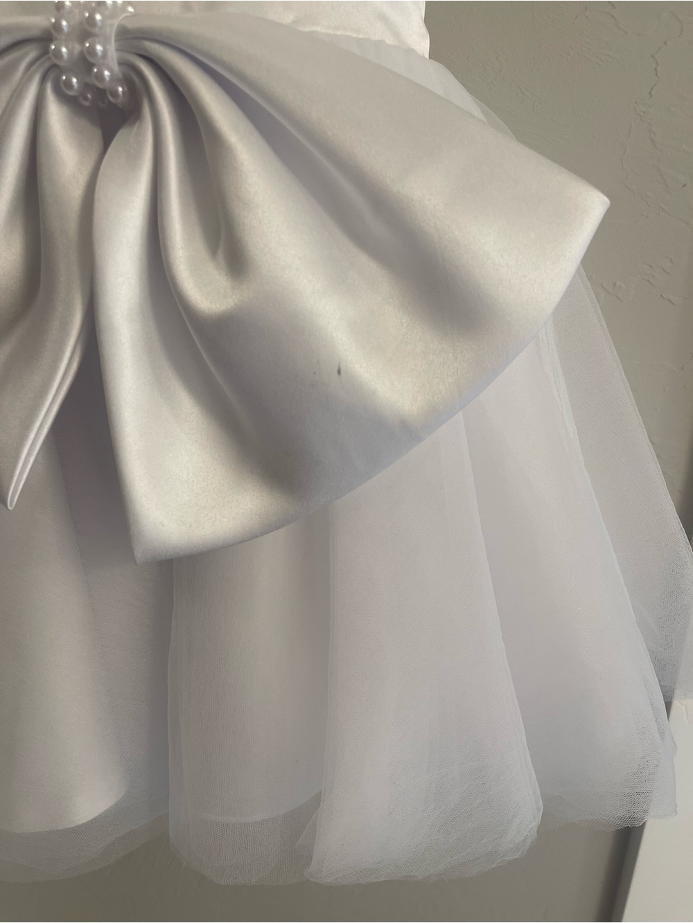 JJ’s House White Tulle Flower Girl Dress with Pearl Trim and basket - Picture 6 of 11